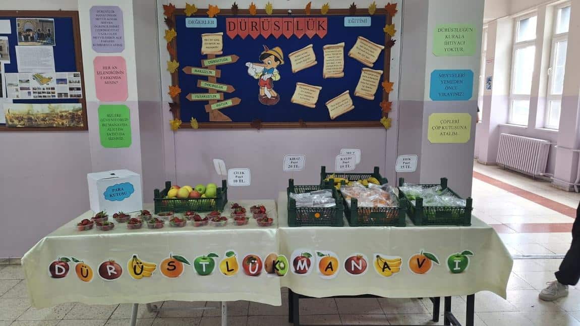 Okulumuzda “Dürüstlük Manavı” ile Güven ve Sorumluluk Dersi